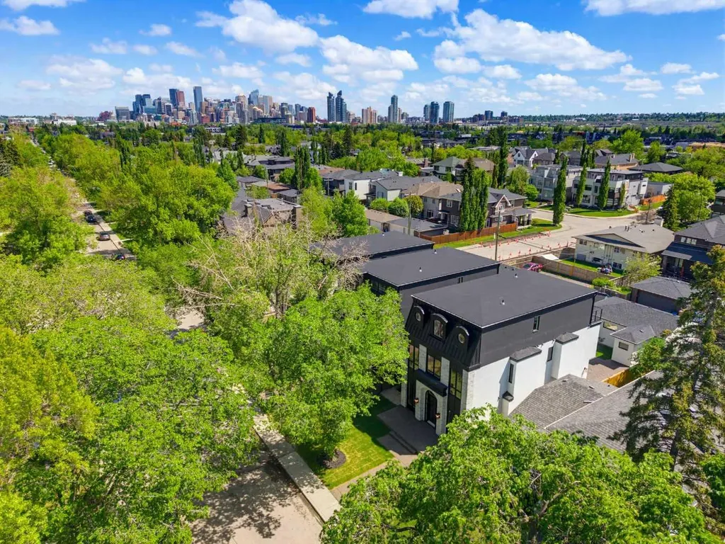 2407 4 Avenue NW Calgary AB T2N 0P3