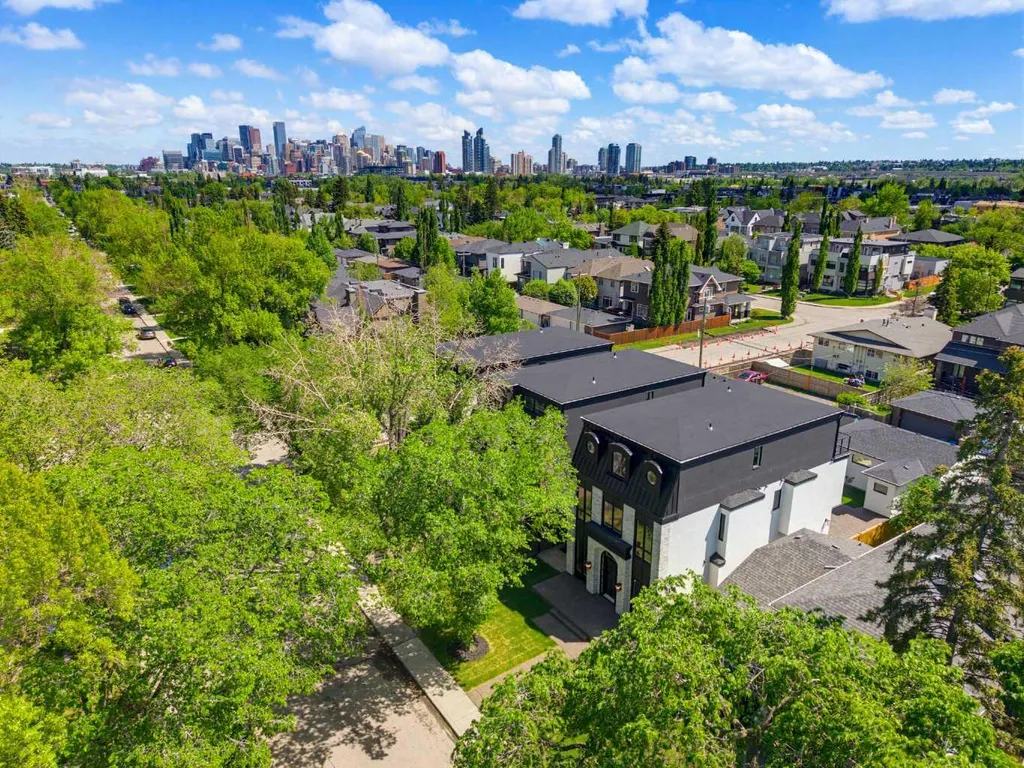 2407 4 Avenue NW Calgary AB T2N 0P3