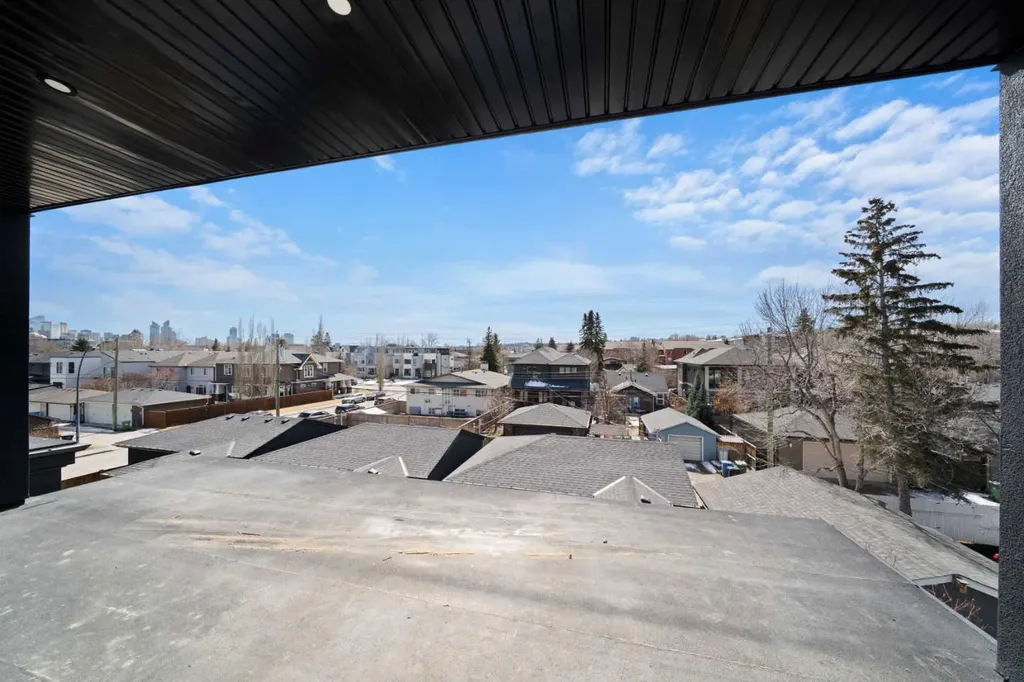 2407 4 Avenue NW Calgary AB T2N 0P3