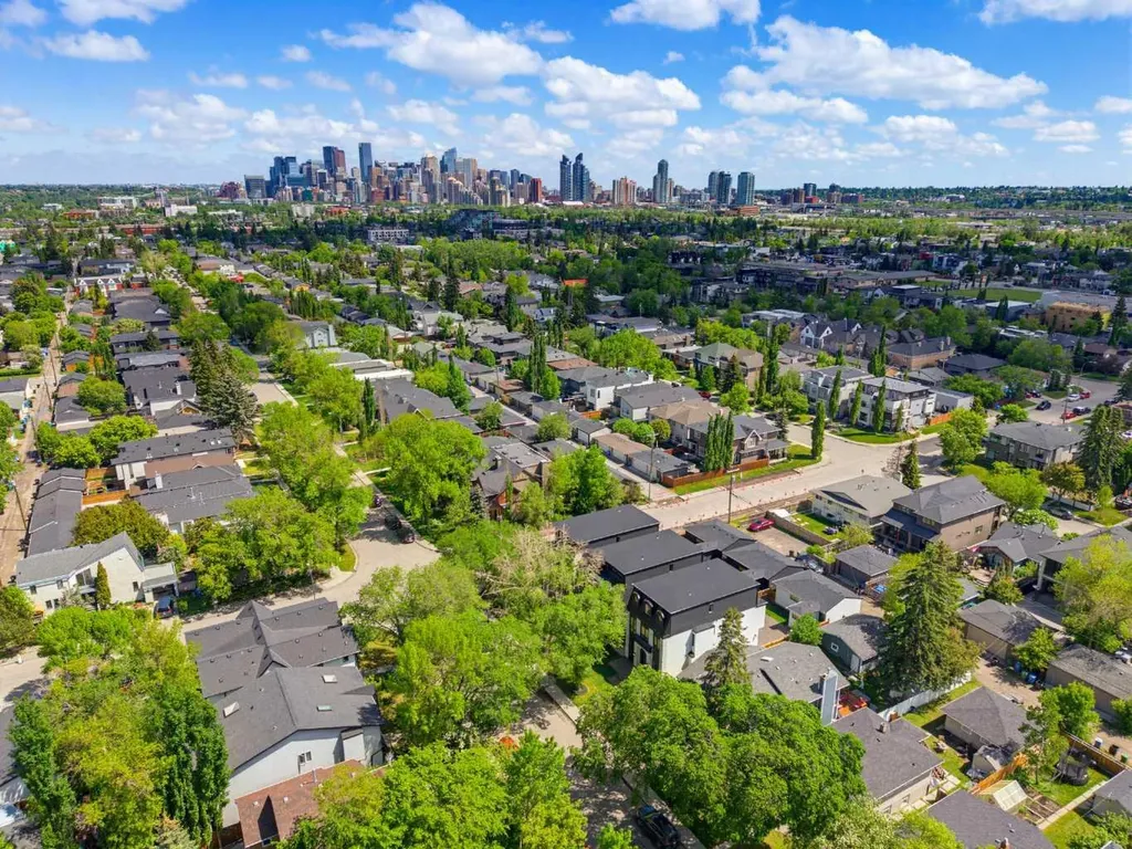 2407 4 Avenue NW Calgary AB T2N 0P3