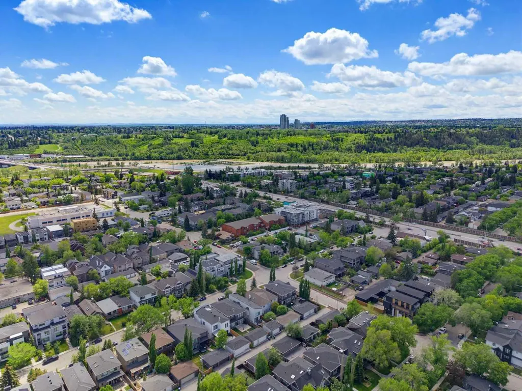 2407 4 Avenue NW Calgary AB T2N 0P3