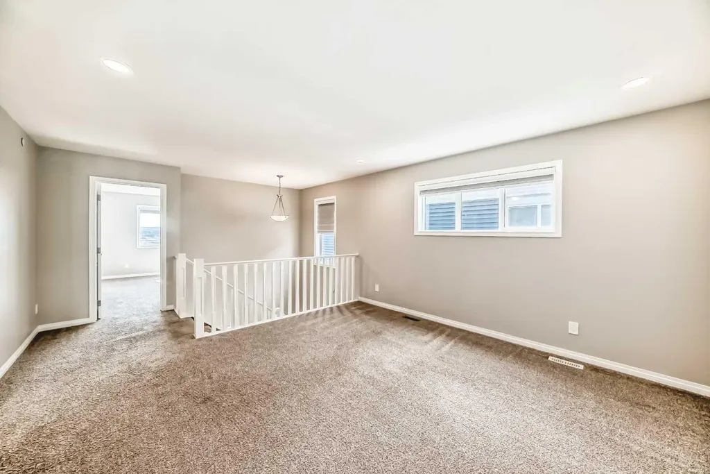 35 Lucas Terrace NW Calgary AB T3P1P9