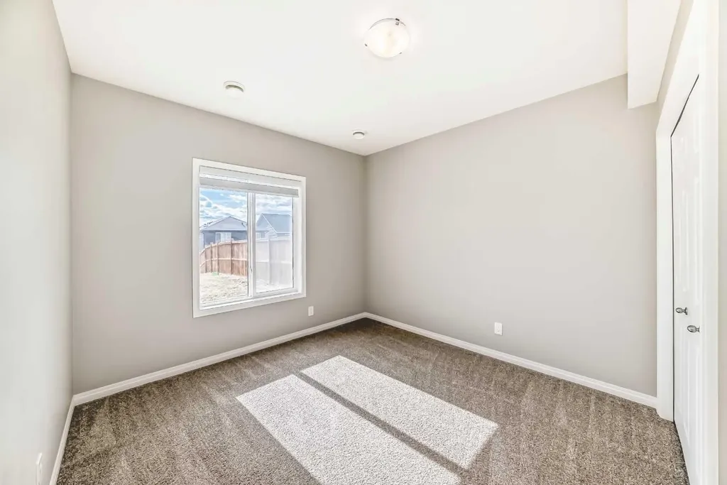 35 Lucas Terrace NW Calgary AB T3P1P9