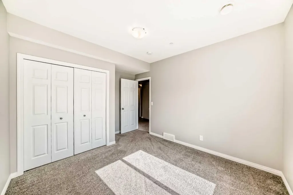 35 Lucas Terrace NW Calgary AB T3P1P9