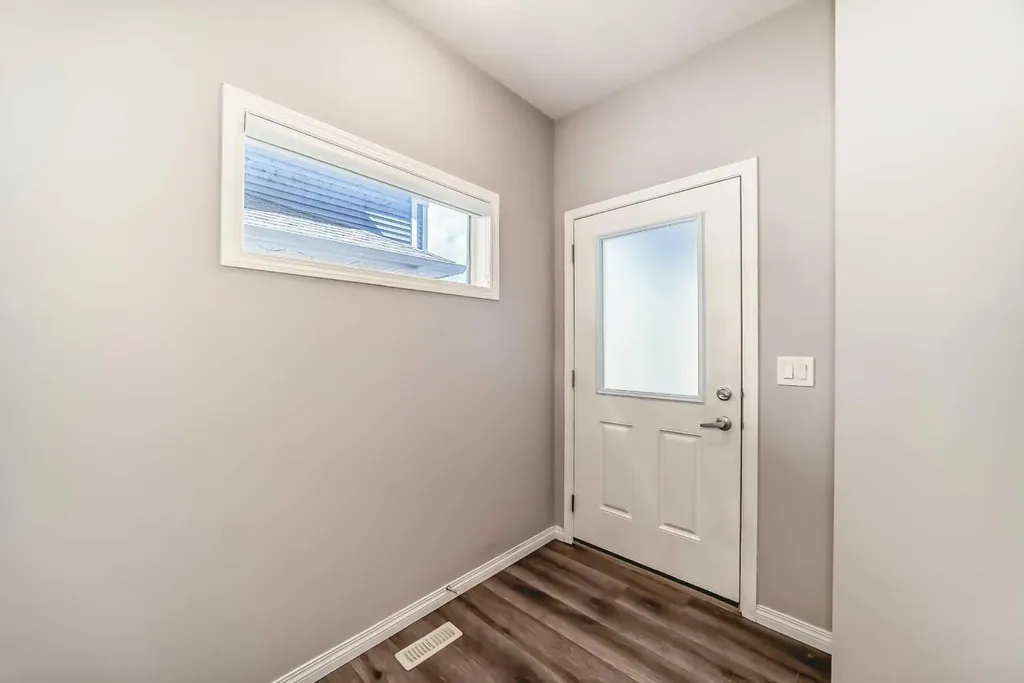 35 Lucas Terrace NW Calgary AB T3P1P9