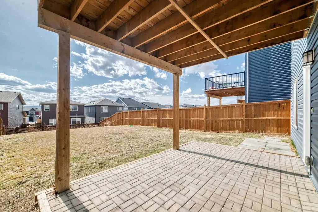 35 Lucas Terrace NW Calgary AB T3P1P9