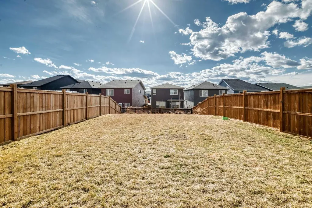 35 Lucas Terrace NW Calgary AB T3P1P9