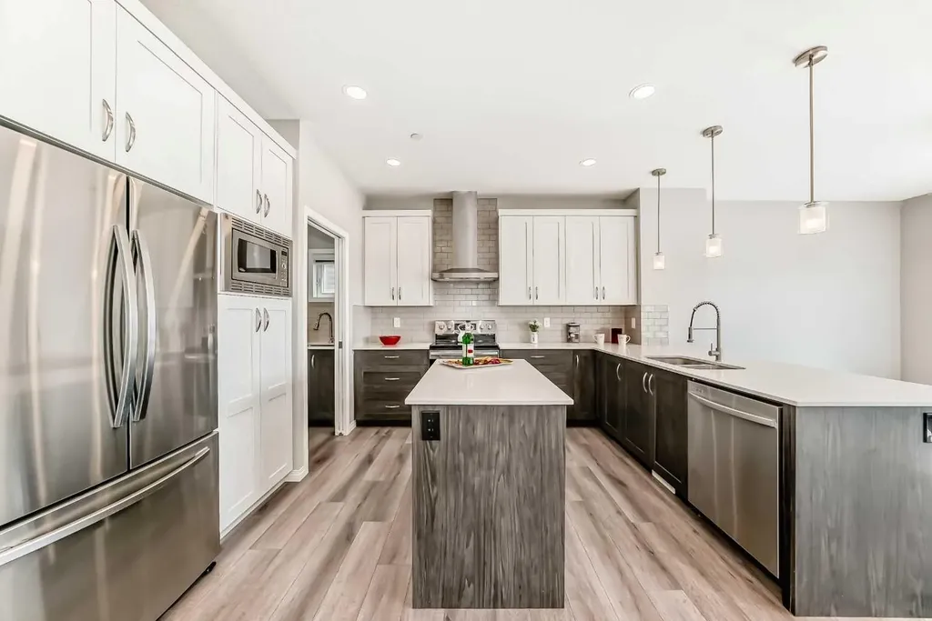 35 Lucas Terrace NW Calgary AB T3P1P9