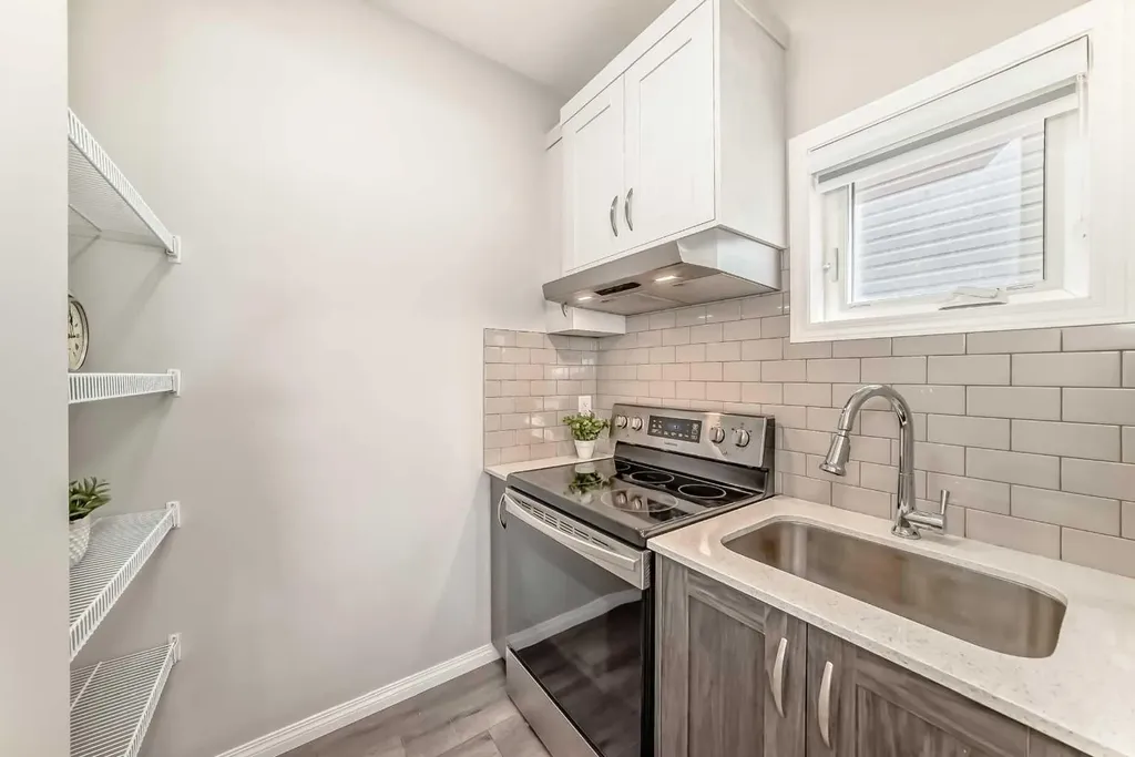 35 Lucas Terrace NW Calgary AB T3P1P9