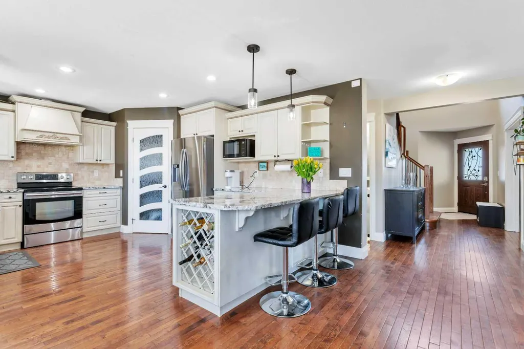17 Coachill Street Blackfalds AB T4M 0A9