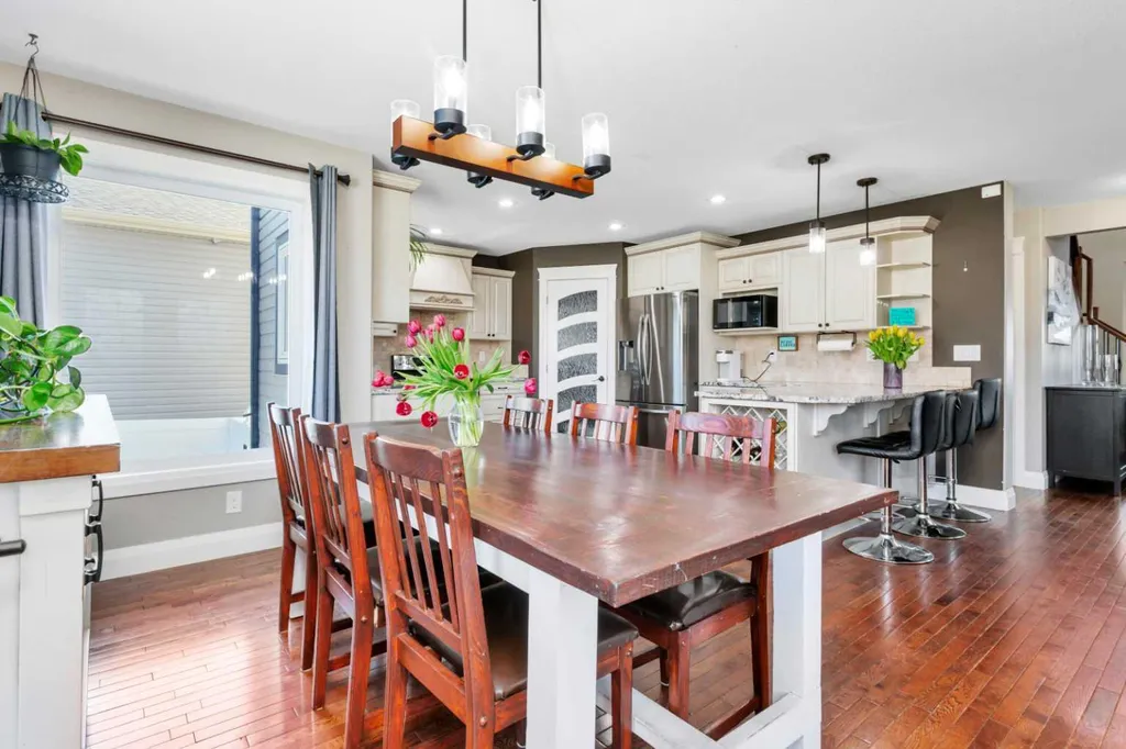 17 Coachill Street Blackfalds AB T4M 0A9