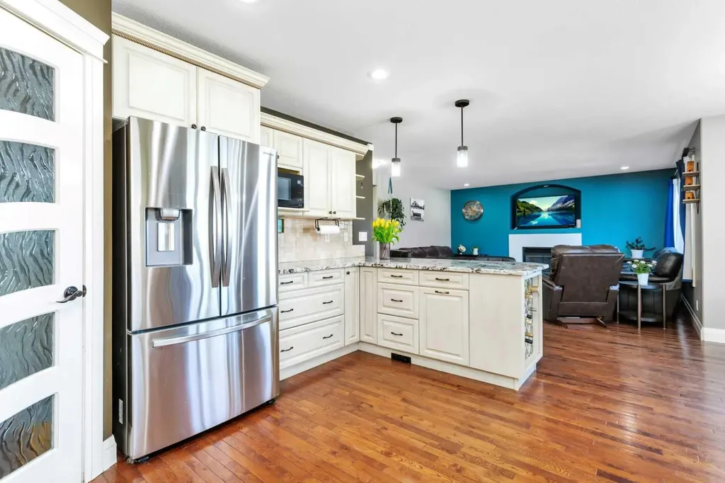 17 Coachill Street Blackfalds AB T4M 0A9