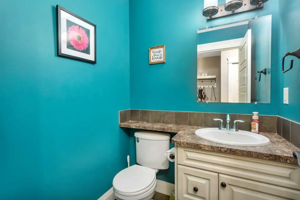 17 Coachill Street Blackfalds AB T4M 0A9