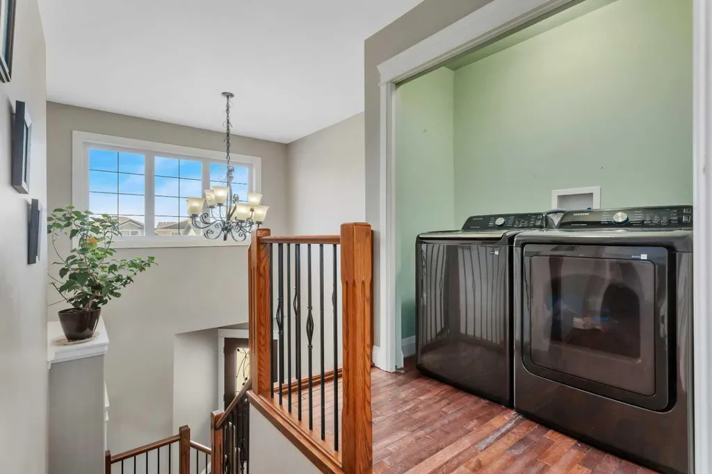 17 Coachill Street Blackfalds AB T4M 0A9