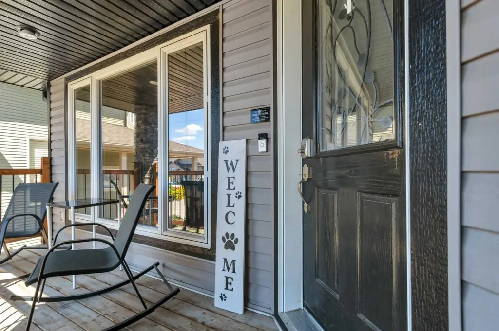 17 Coachill Street Blackfalds AB T4M 0A9