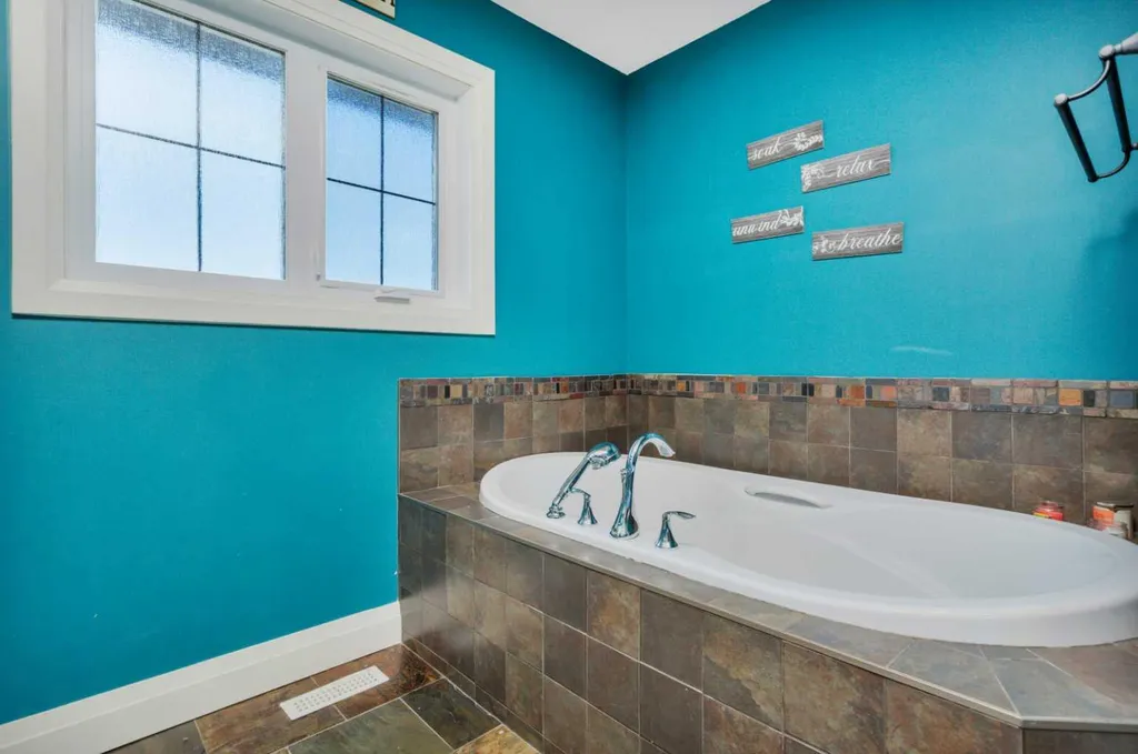 17 Coachill Street Blackfalds AB T4M 0A9