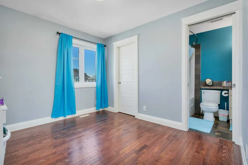 17 Coachill Street Blackfalds AB T4M 0A9
