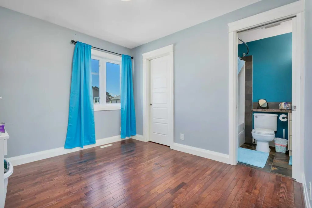 17 Coachill Street Blackfalds AB T4M 0A9