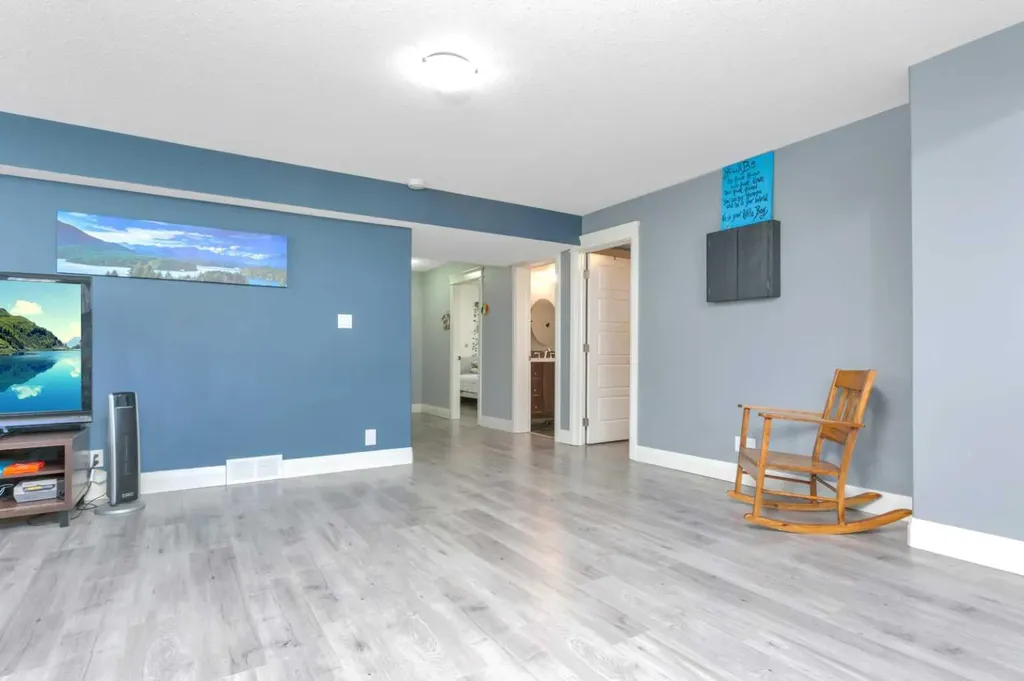 17 Coachill Street Blackfalds AB T4M 0A9