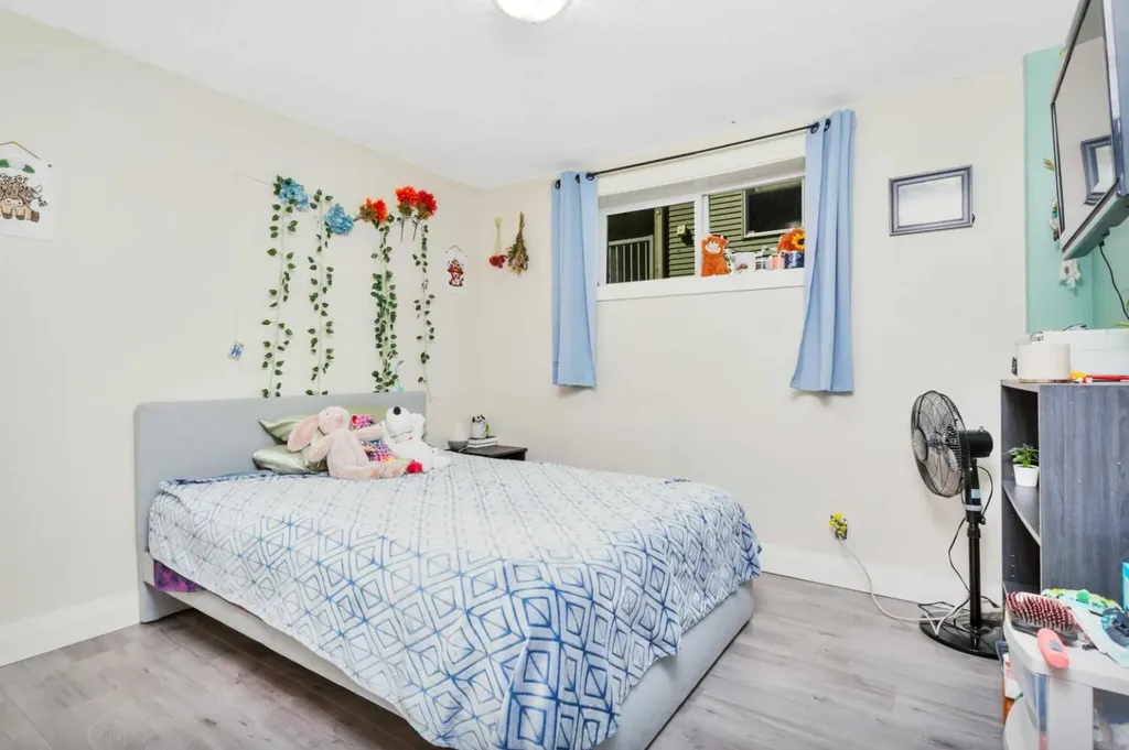 17 Coachill Street Blackfalds AB T4M 0A9