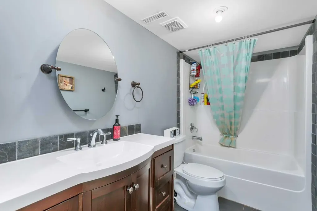 17 Coachill Street Blackfalds AB T4M 0A9
