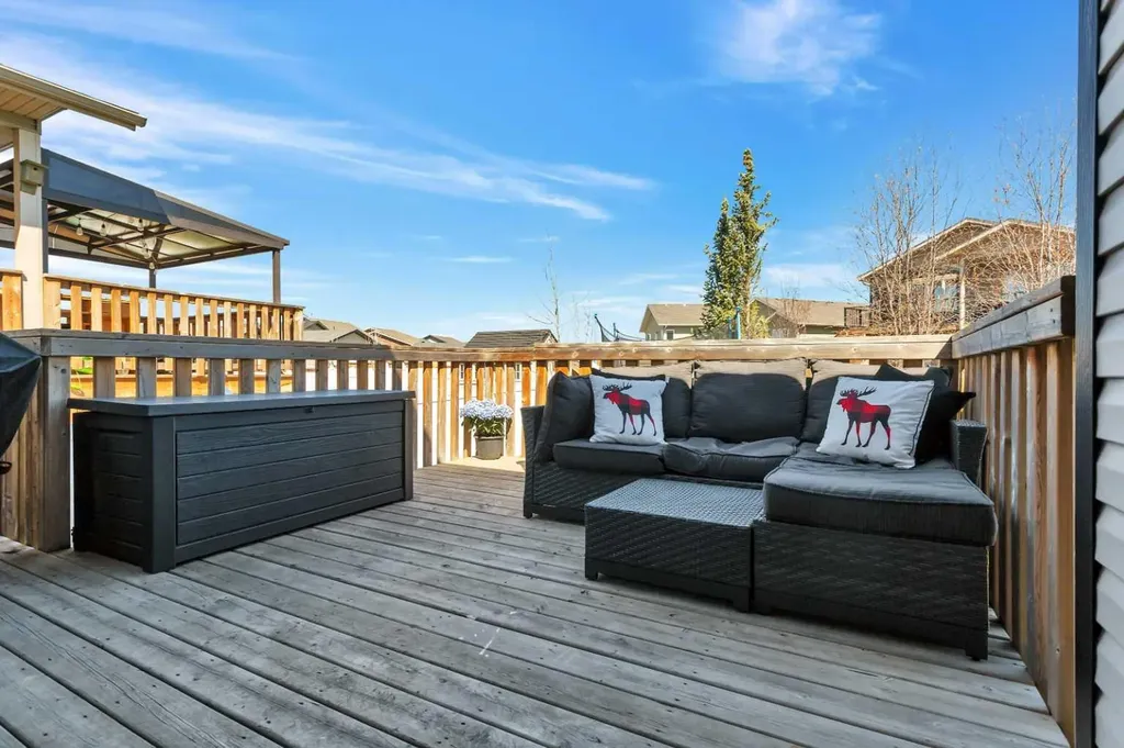 17 Coachill Street Blackfalds AB T4M 0A9