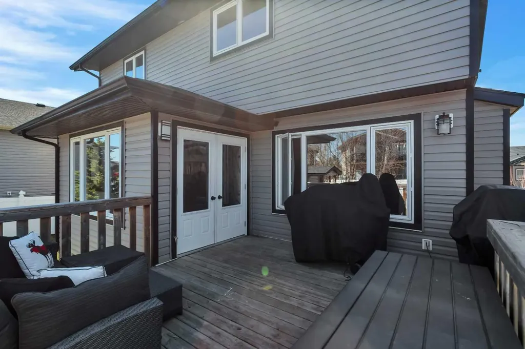 17 Coachill Street Blackfalds AB T4M 0A9