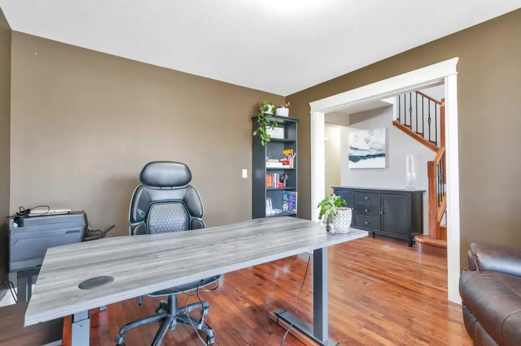 17 Coachill Street Blackfalds AB T4M 0A9
