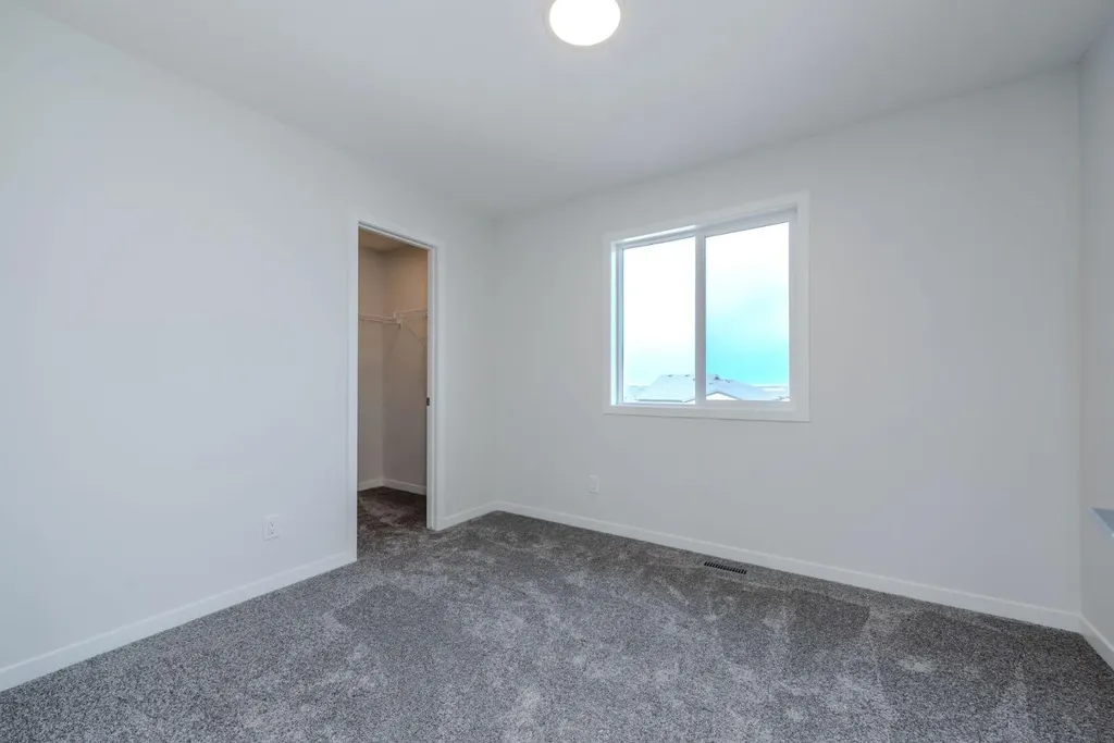 90 Edith Green NW Calgary AB T3R 2B5
