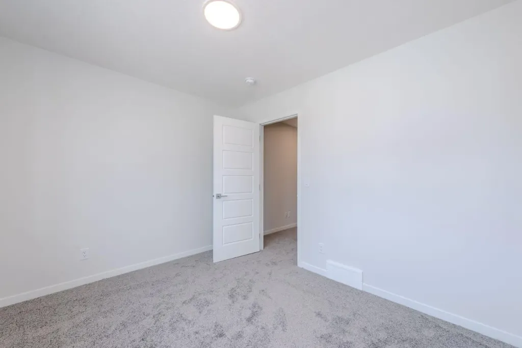 90 Edith Green NW Calgary AB T3R 2B5