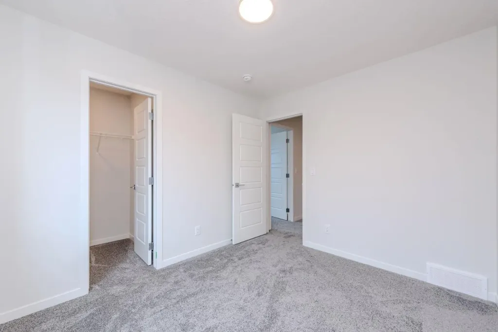 90 Edith Green NW Calgary AB T3R 2B5