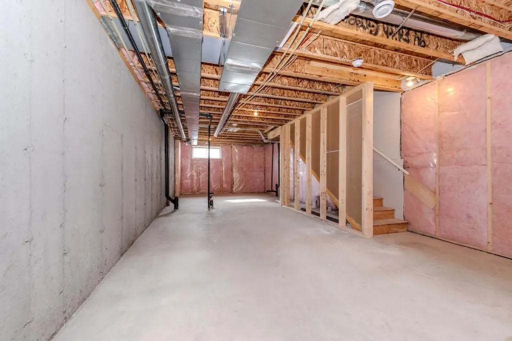 90 Edith Green NW Calgary AB T3R 2B5