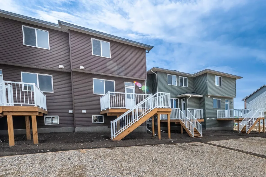 90 Edith Green NW Calgary AB T3R 2B5