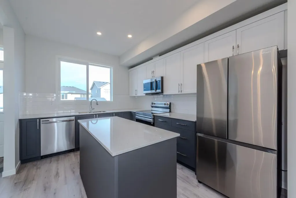 90 Edith Green NW Calgary AB T3R 2B5