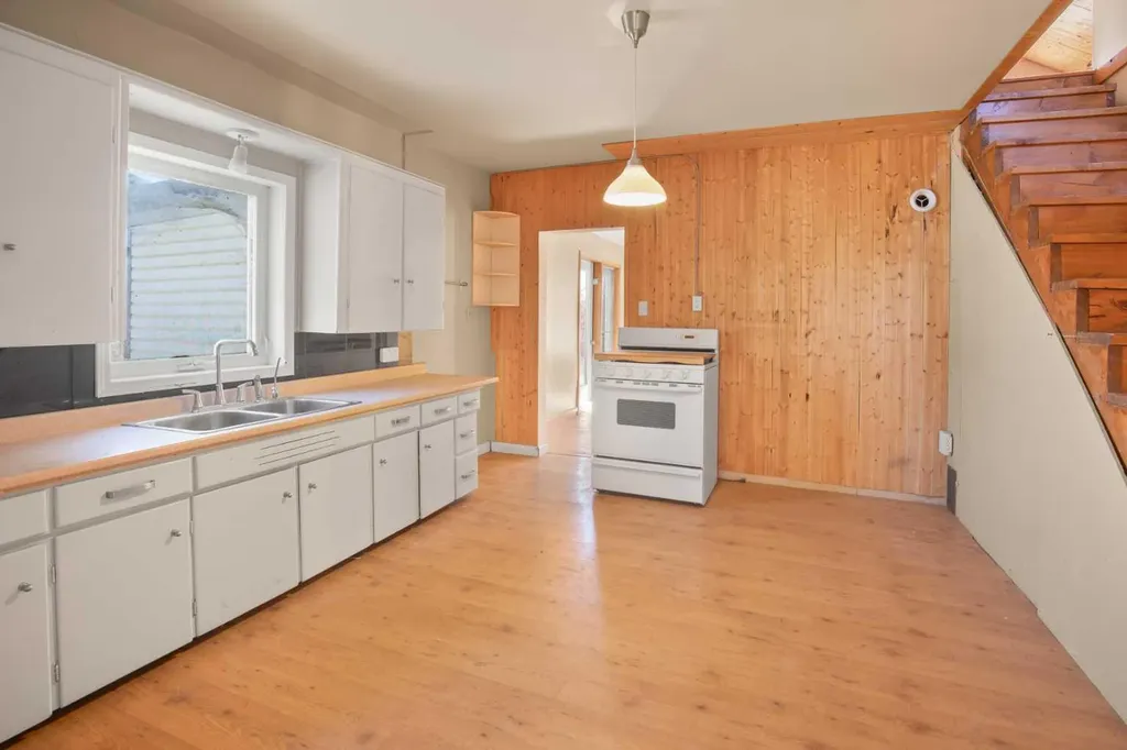 39020B Range Road 21 Rural Lacombe County AB T4E2M8