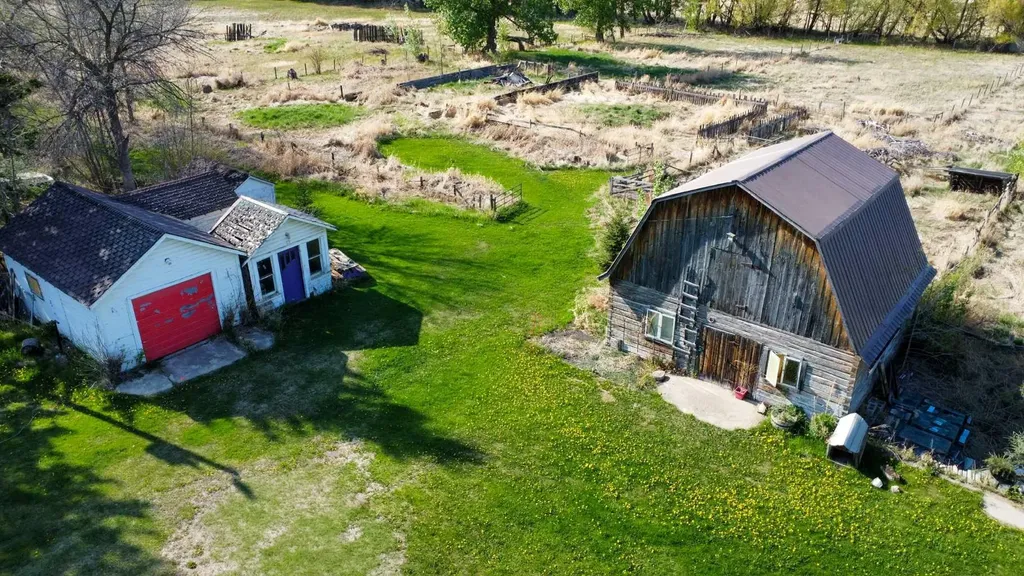 39020B Range Road 21 Rural Lacombe County AB T4E2M8
