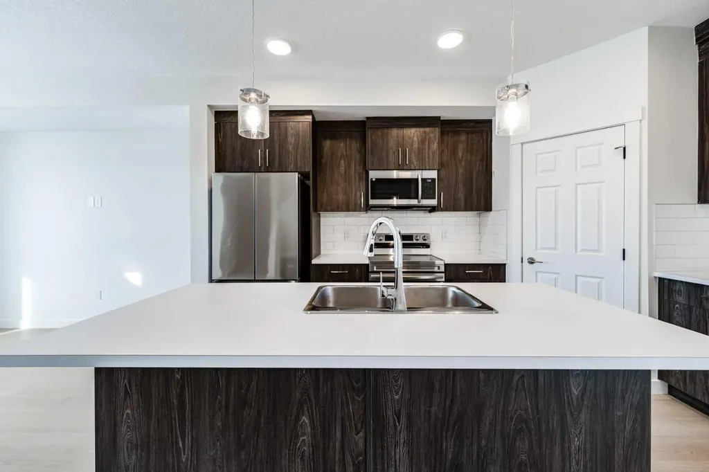 1921 Mccaskill Drive Crossfield AB T0M 0S0
