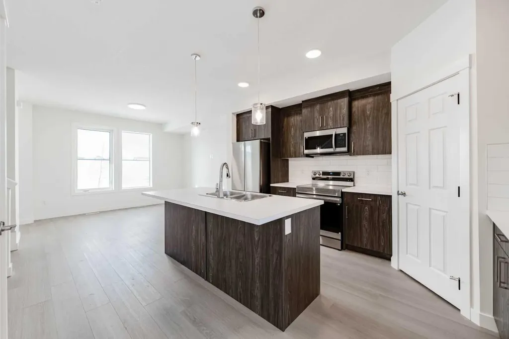 1921 Mccaskill Drive Crossfield AB T0M 0S0