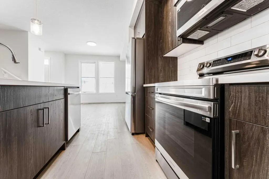1921 Mccaskill Drive Crossfield AB T0M 0S0