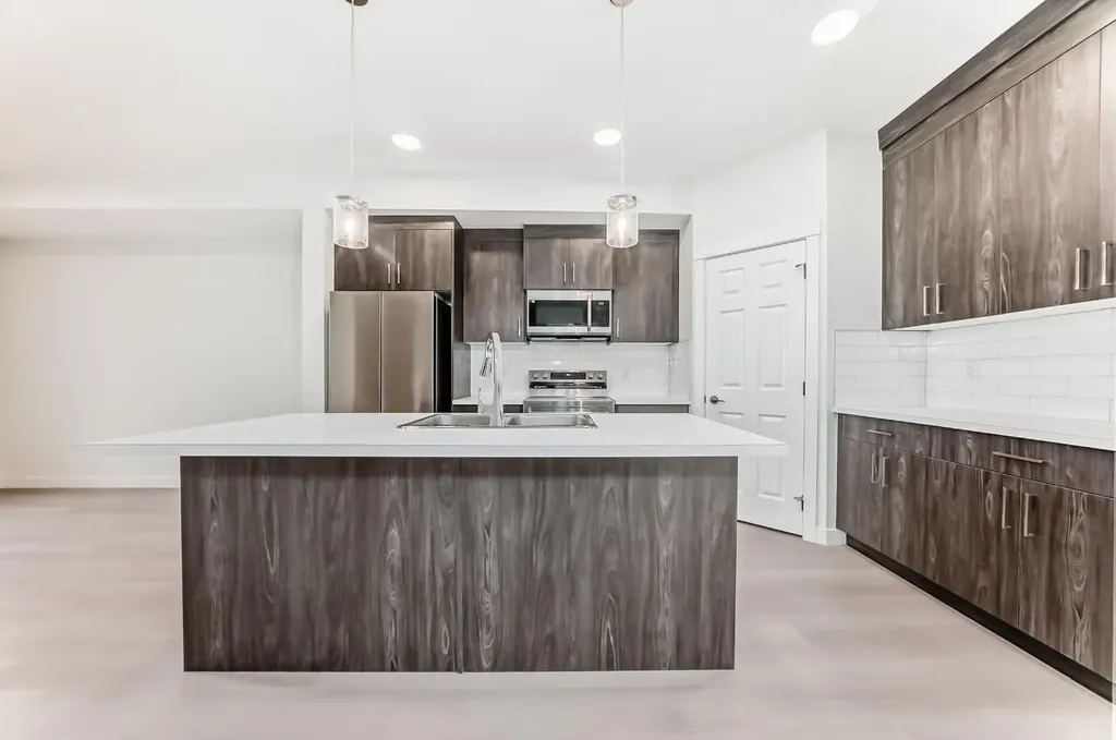 1921 Mccaskill Drive Crossfield AB T0M 0S0