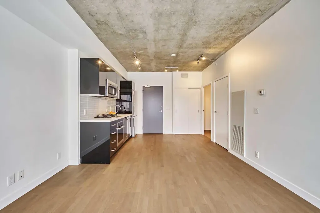 1010 6 Street SW Calgary AB T2R 1B4