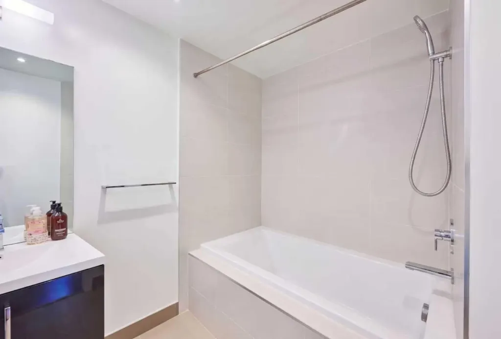 1010 6 Street SW Calgary AB T2R 1B4
