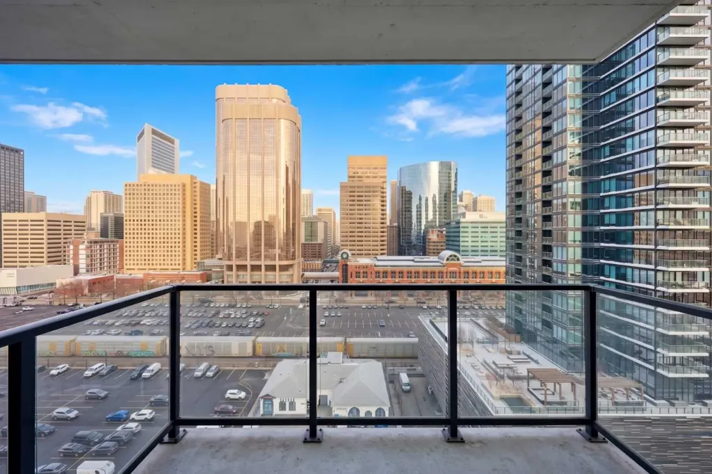 1010 6 Street SW Calgary AB T2R 1B4