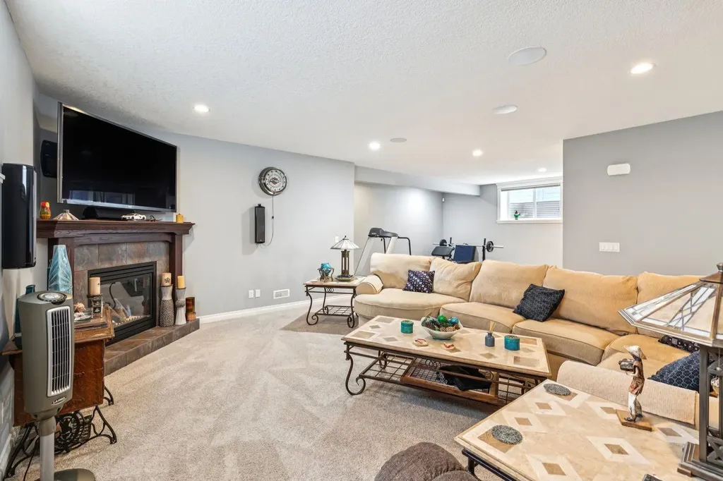 135 Auburn Sound Manor SE Calgary AB T3M 0R9