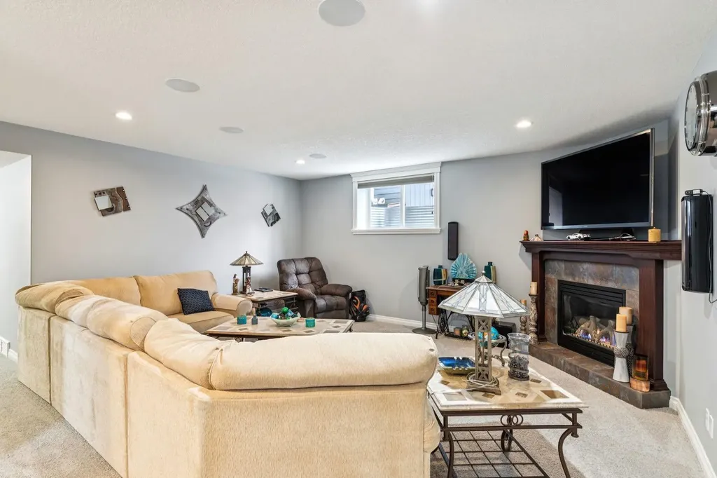 135 Auburn Sound Manor SE Calgary AB T3M 0R9