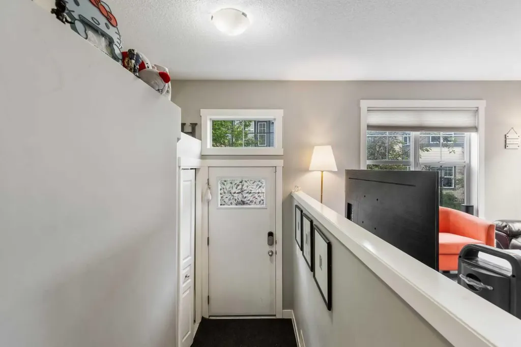 319 Mckenzie Towne Square SE Calgary AB T2Z 1E3
