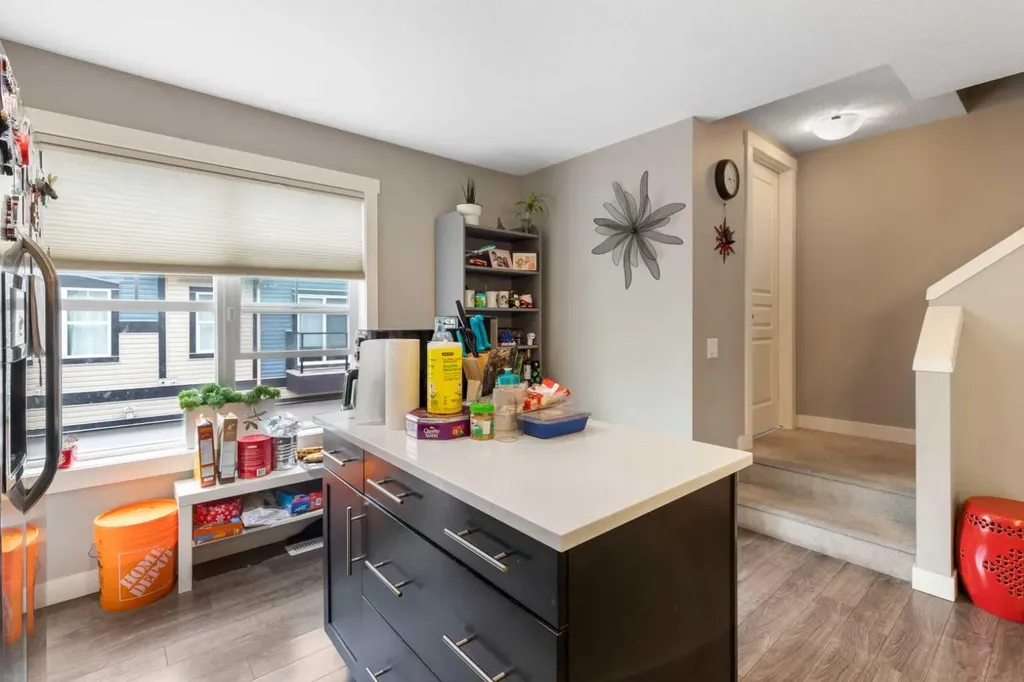 319 Mckenzie Towne Square SE Calgary AB T2Z 1E3