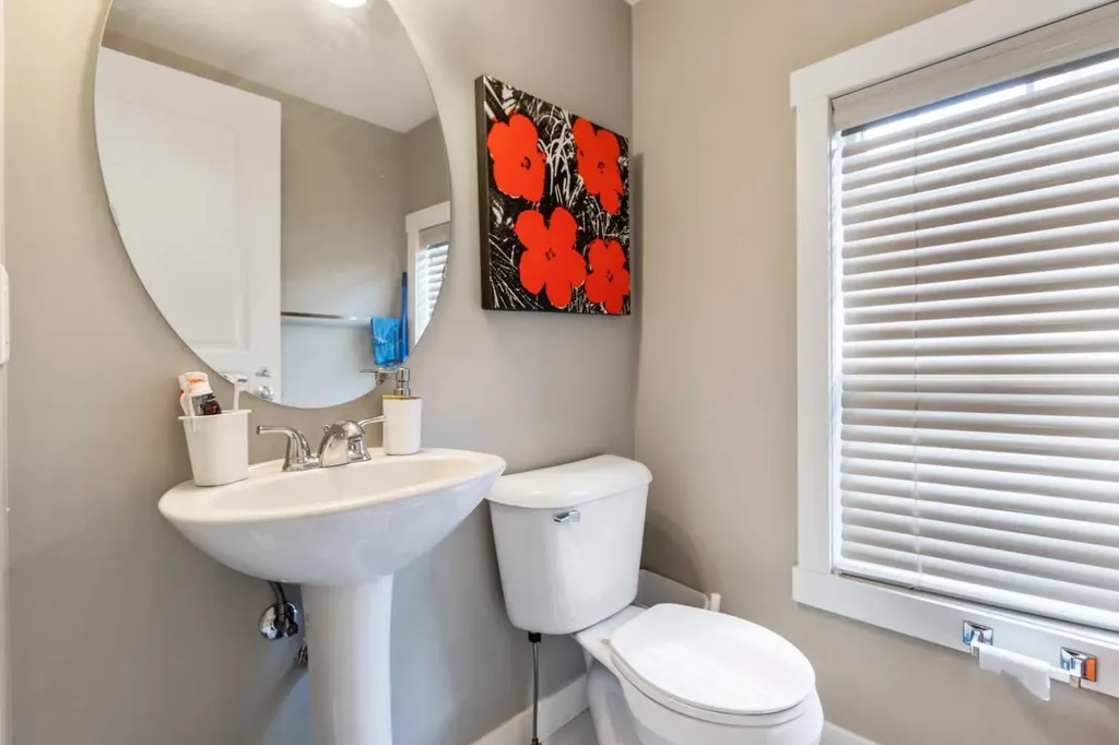 319 Mckenzie Towne Square SE Calgary AB T2Z 1E3