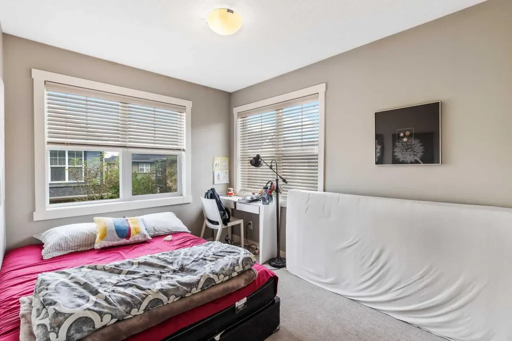 319 Mckenzie Towne Square SE Calgary AB T2Z 1E3