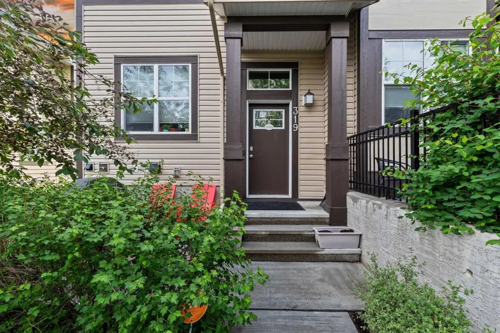 319 Mckenzie Towne Square SE Calgary AB T2Z 1E3